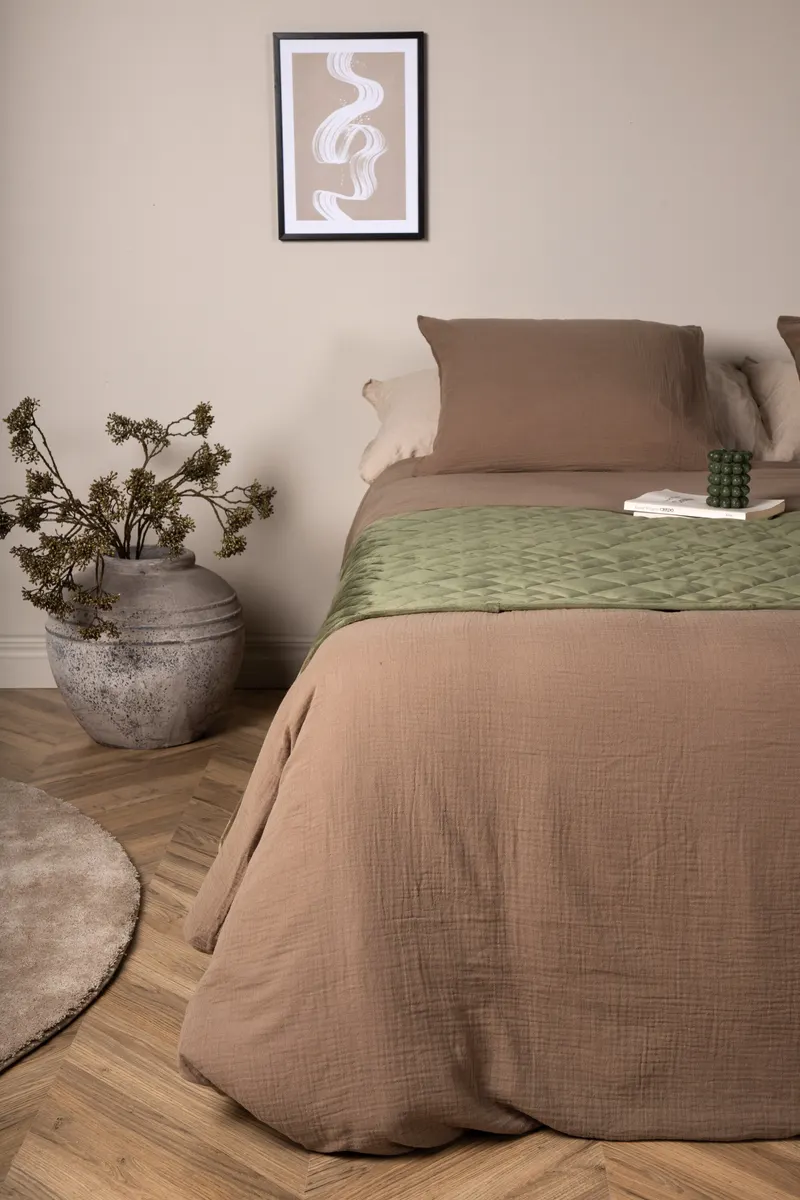 Jilly gesteppte Tagesdecke in 80 × 260 cm, Grün, im Wohnraum, Ansicht 2