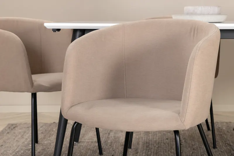 Jimmy & Berit Essgruppe mit weißem Esstisch und 6 Polsterstühlen in Beige, Gestell Schwarz, im Wohnraum, Ansicht 5