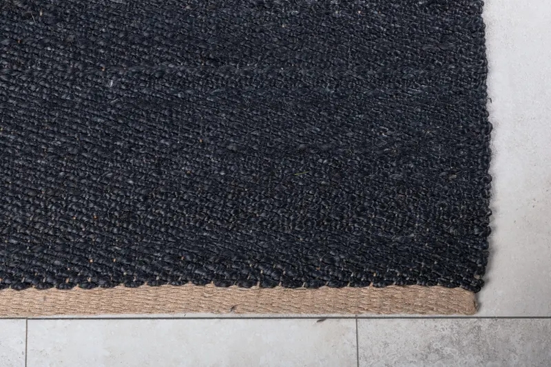 Kali Juteteppich aus 100 % Jute in 240 × 170 cm, Schwarz, im Wohnraum, Ansicht 5