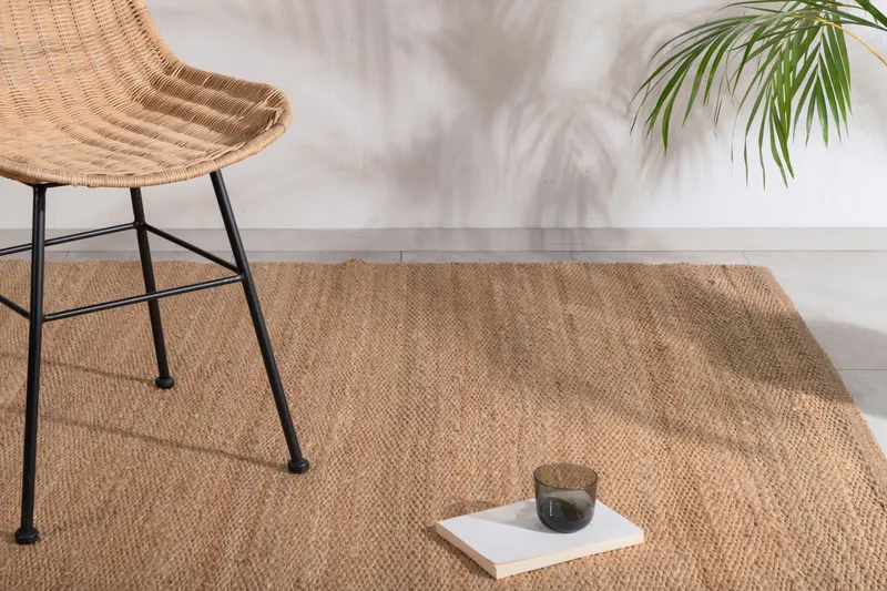 Kali Juteteppich aus 100 % Jute in 300 × 200 cm, Natur, im Wohnraum, Ansicht 2