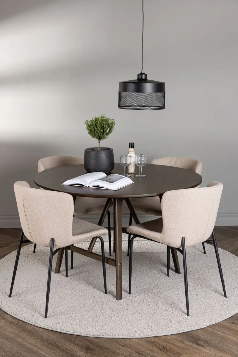 Kaseidon & Modesto Essgruppe mit rundem Esstisch und 4 Bouclé-Stühlen in Beige, Gestell Schwarz, im Wohnraum, Ansicht 1