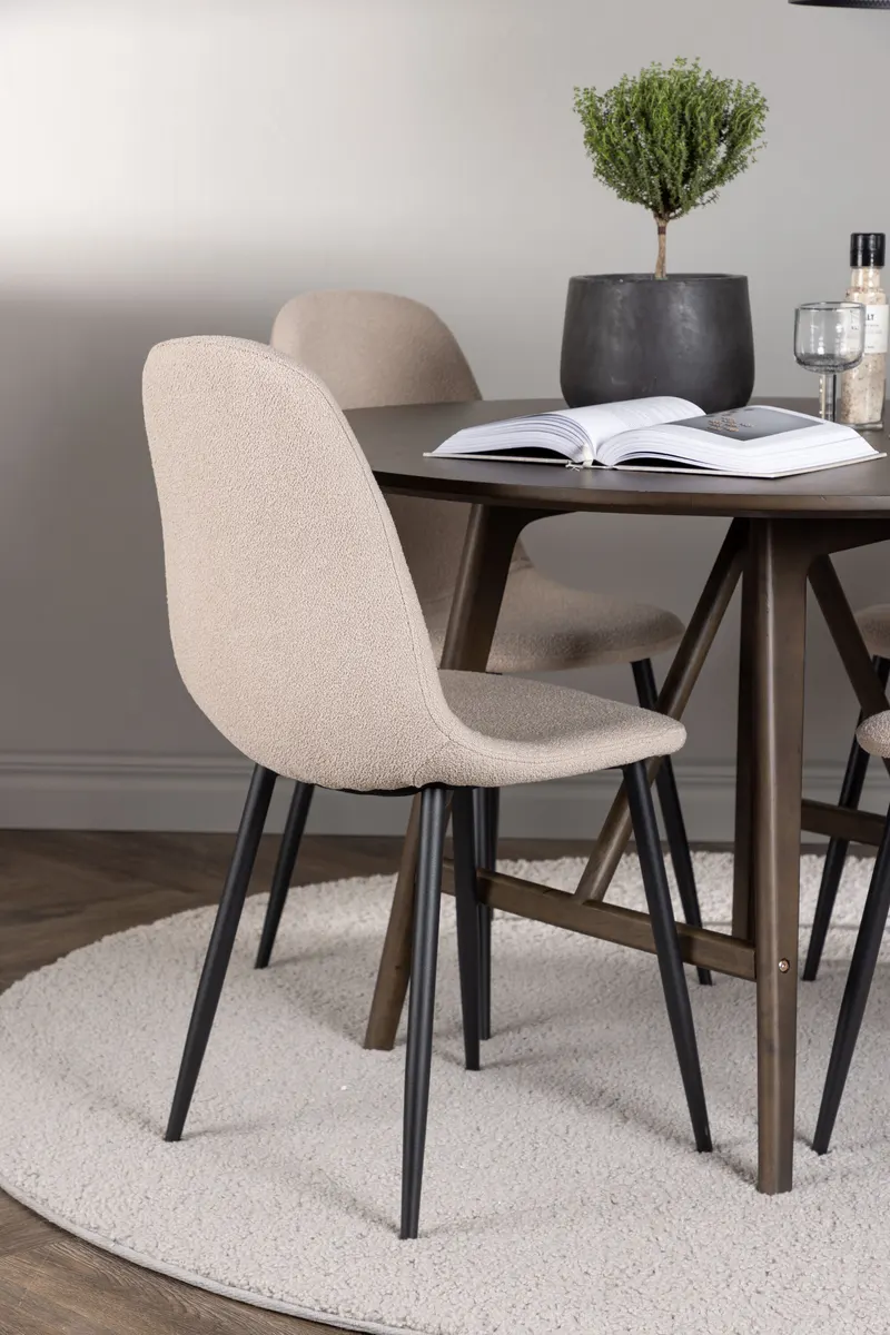 Kaseidon & Polar Essgruppe mit rundem Esstisch und 4 Polsterstühlen in Beige, Gestell Schwarz, im Wohnraum, Ansicht 2