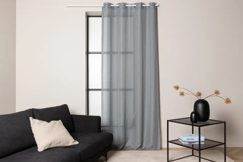 Kaya Vorhang in 290 × 140 cm, Hellgrau, im Wohnraum, Ansicht 2