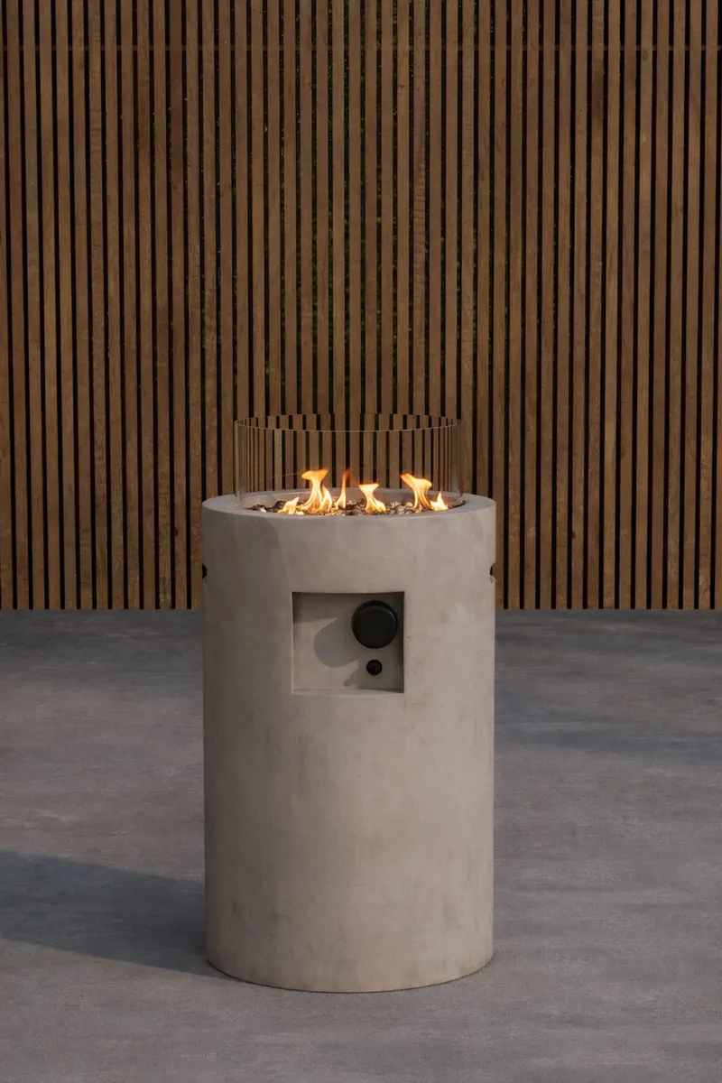 Kea Gas-Feuerstelle rund aus Faserzement in Ø 41 cm, im Wohnraum, Ansicht 1