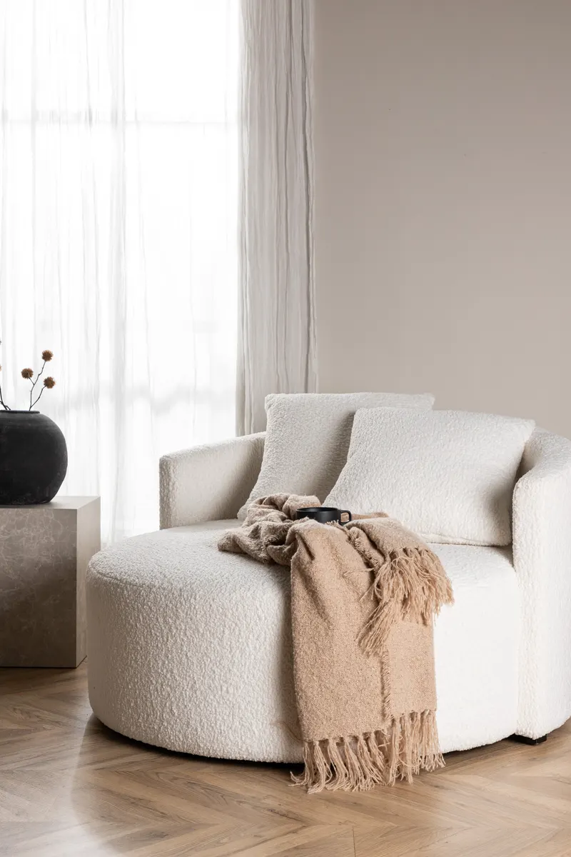 Kelso rundes Sofa mit Ø 120 cm in Weiß, Gestell Schwarz, im Wohnraum, Ansicht 1