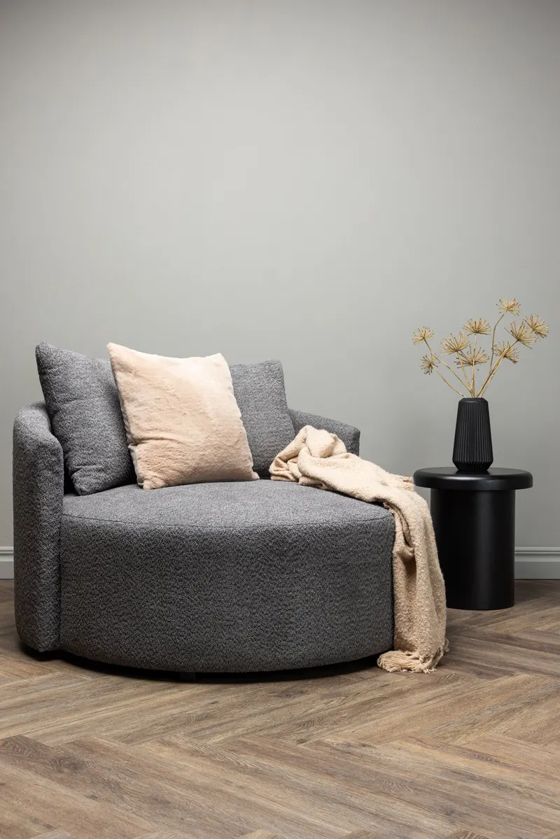 Kelso rundes Sofa mit Ø 120 cm in Grau, Gestell Schwarz, im Wohnraum, Ansicht 1