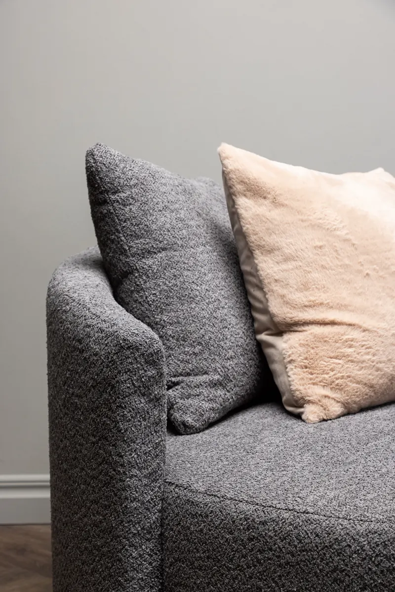Kelso rundes Sofa mit Ø 120 cm in Grau, Gestell Schwarz, im Wohnraum, Ansicht 2