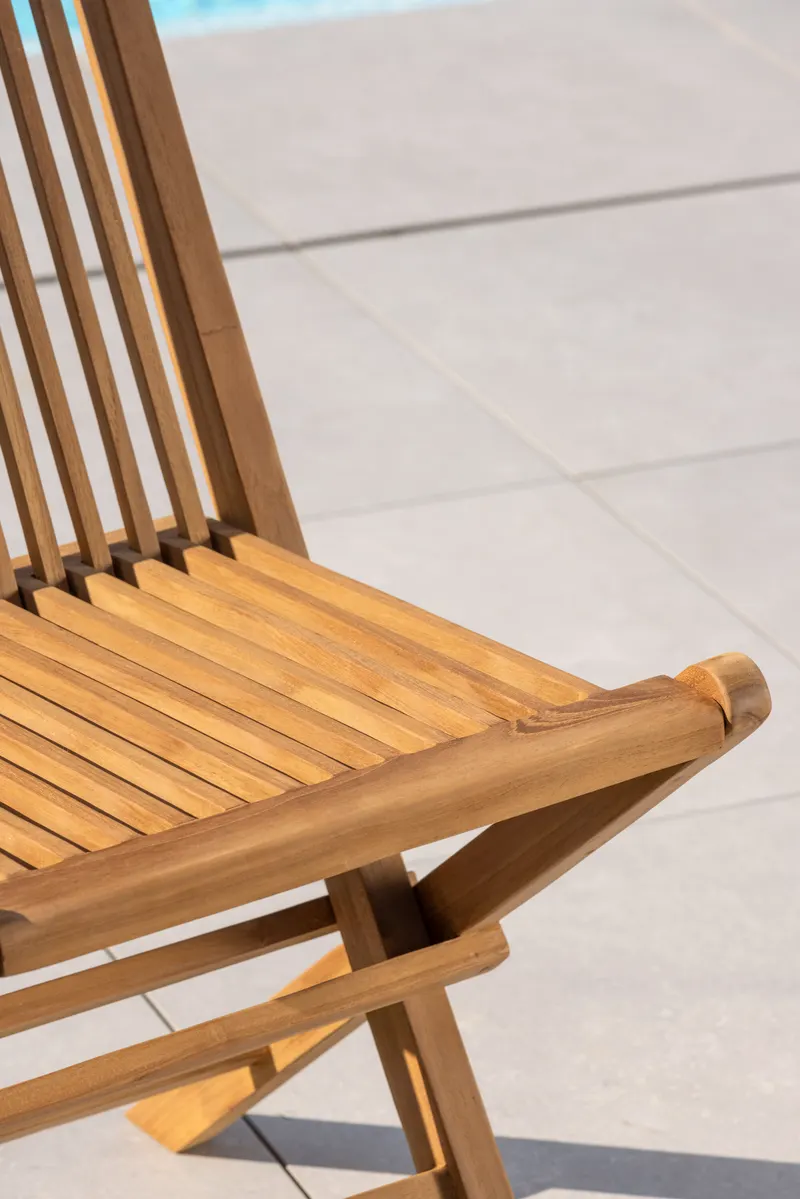 Kenya Gartenstühle aus Teak im 2er-Set in Natur, im Wohnraum, Ansicht 4