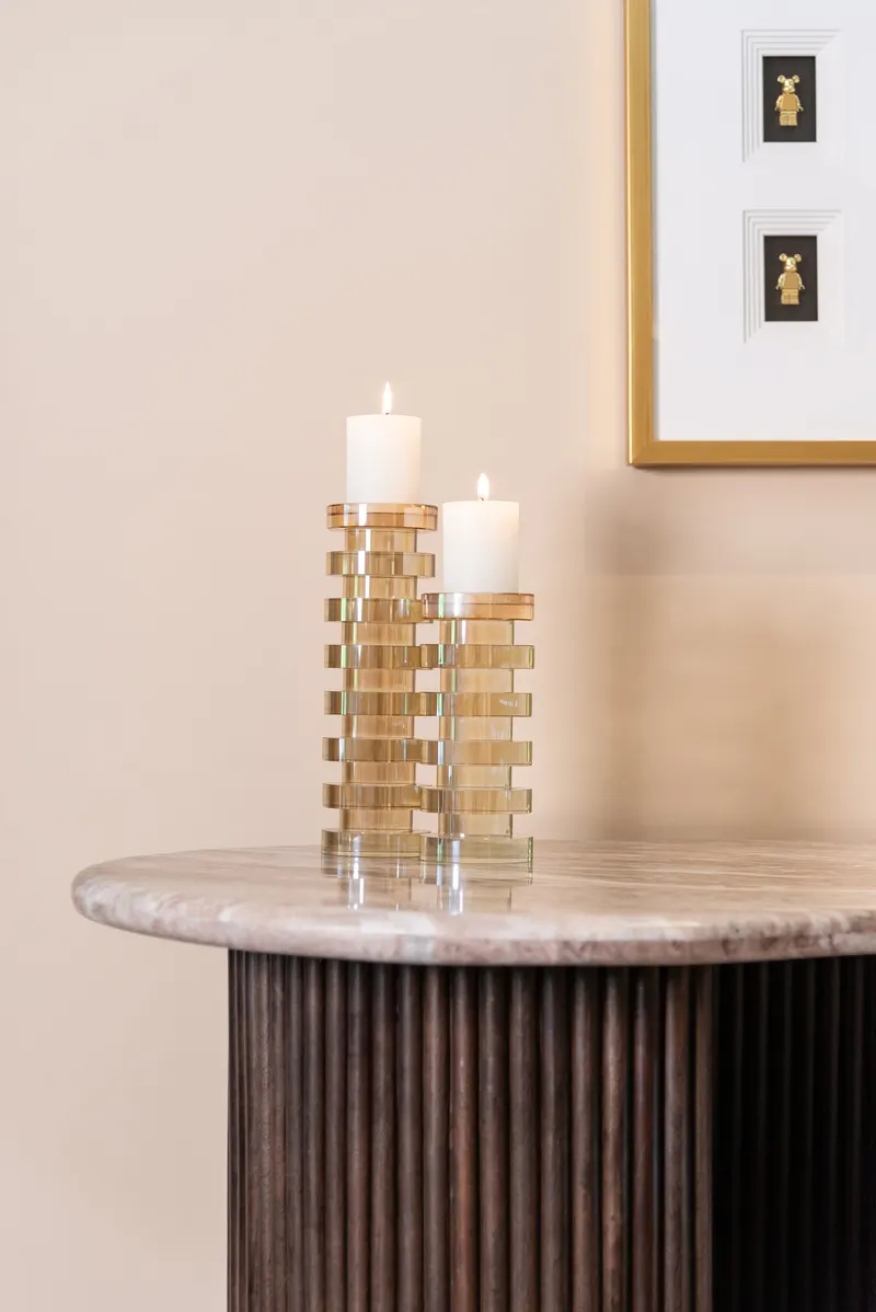 Kerzenständer Cira klein in Amber von Richmond Interiors, Wohnbeispiel 4, im Wohnraum