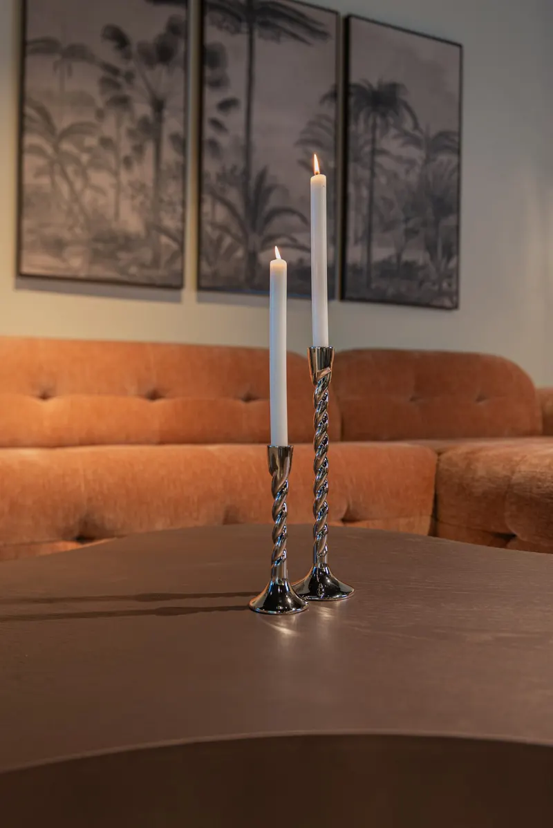 Kerzenständer Crillon, silberfarben, groß von Richmond Interiors, Wohnbeispiel 4, im Wohnraum