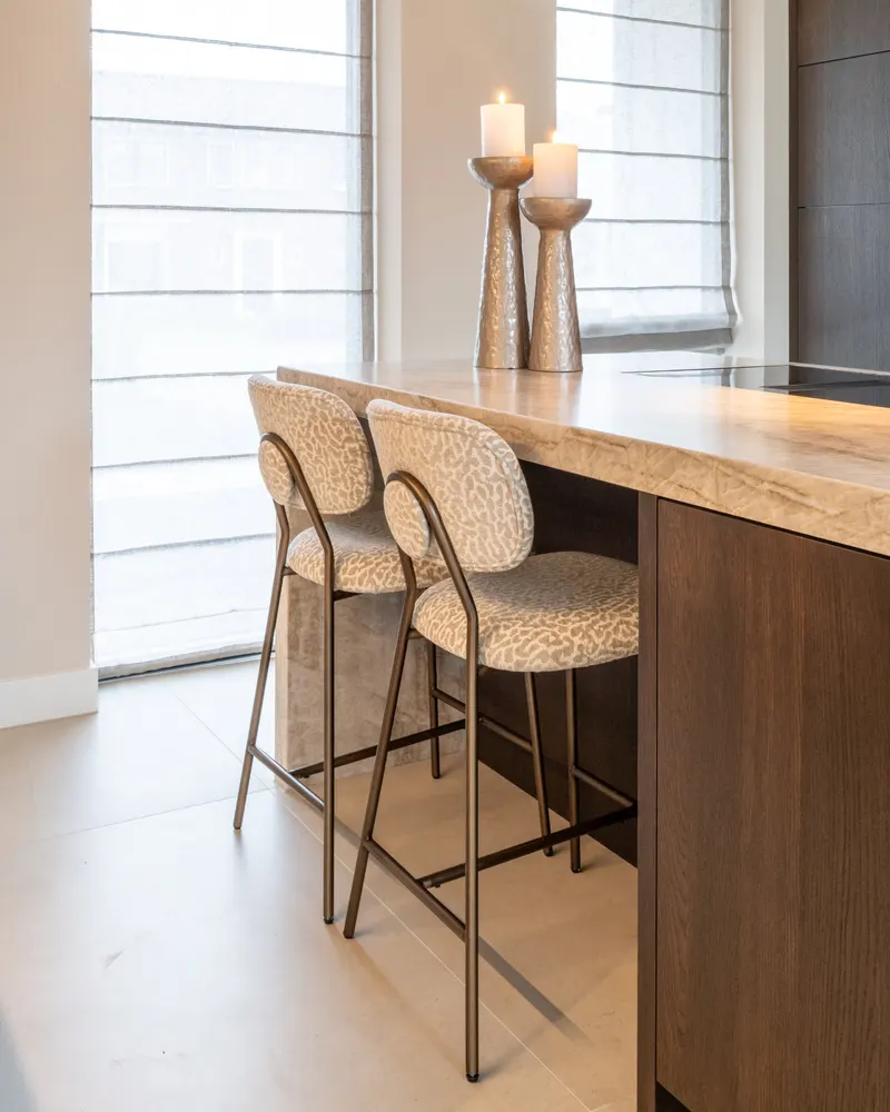 Kerzenständer Juana groß, beige von Richmond Interiors, Wohnbeispiel 4, im Wohnraum