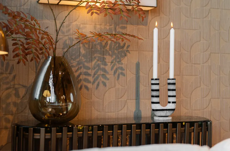 Kerzenständer River, Schwarz/Weiß von Richmond Interiors, Wohnbeispiel 5, im Wohnraum