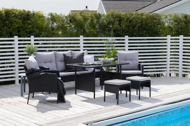 Knock Gartenlounge mit Esstisch und Hockern, im Wohnraum, Ansicht 2