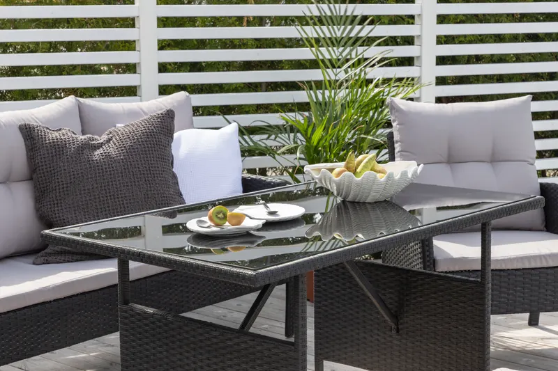Knock Gartenlounge mit Esstisch und Hockern, im Wohnraum, Ansicht 4