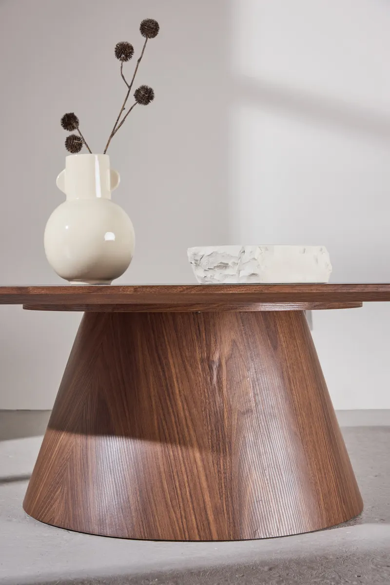Lanzo Couchtisch 120 × 92,5 cm mit kegelförmigem Mittelfuß in Mokka, im Wohnraum, Ansicht 5