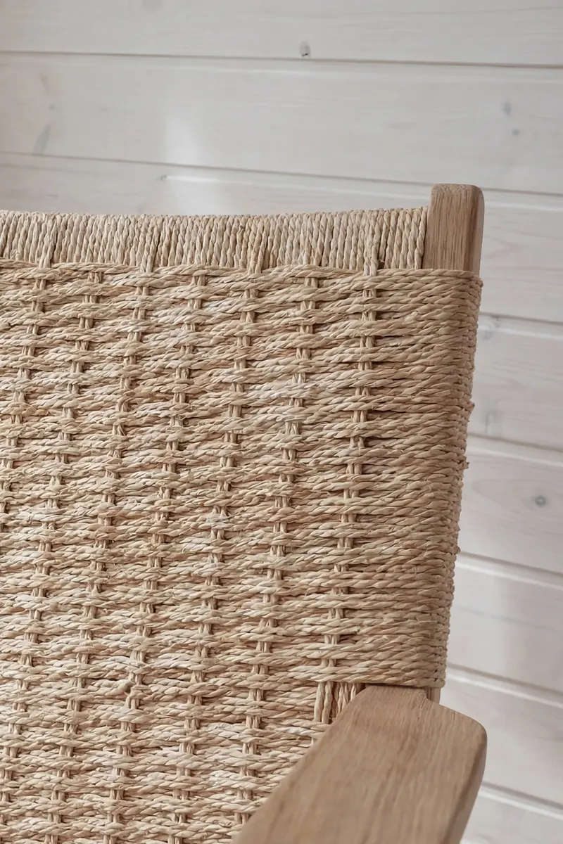 Lazy Sessel mit geflochtenem Sitz und Holzgestell, im Wohnraum, Ansicht 4