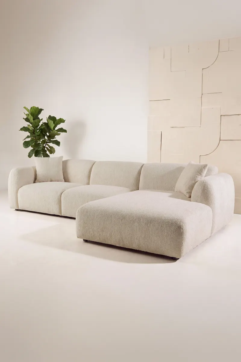 Leia Ecksofa mit Recamiere in Beige, Gestell Schwarz, rechts, im Wohnraum, Ansicht 2