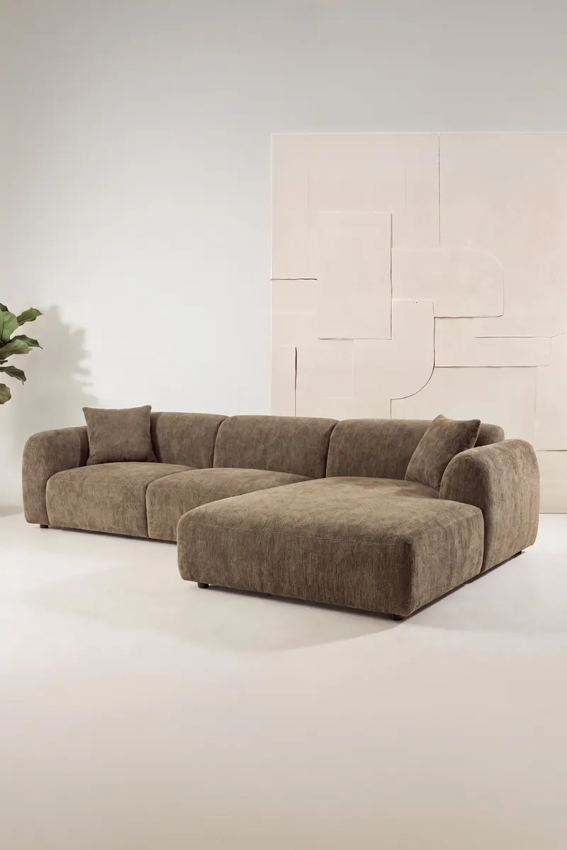 Leia Ecksofa mit Recamiere in Braun, Gestell Schwarz, rechts, im Wohnraum, Ansicht 2