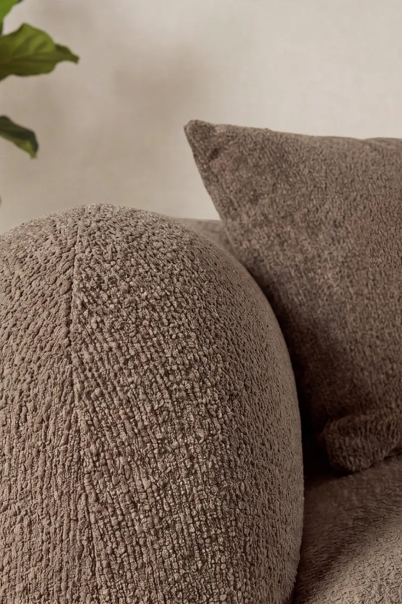 Leia Ecksofa mit Recamiere in Braun, Gestell Schwarz, rechts, im Wohnraum, Ansicht 4