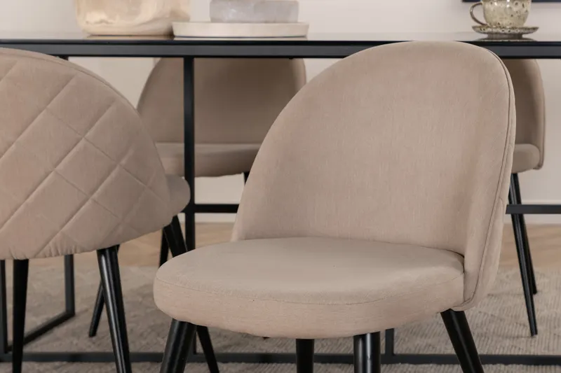 Leif & Velvet Essgruppe mit Glastisch und 4 Polsterstühlen mit Ziernaht in Beige, Gestell Schwarz, im Wohnraum, Ansicht 4