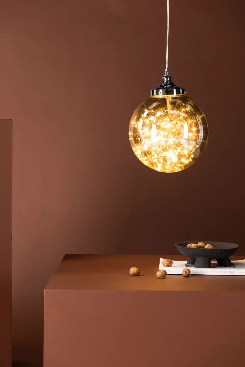 Lemans LED-Pendelleuchte aus Rauchglas, im Wohnraum, Ansicht 1