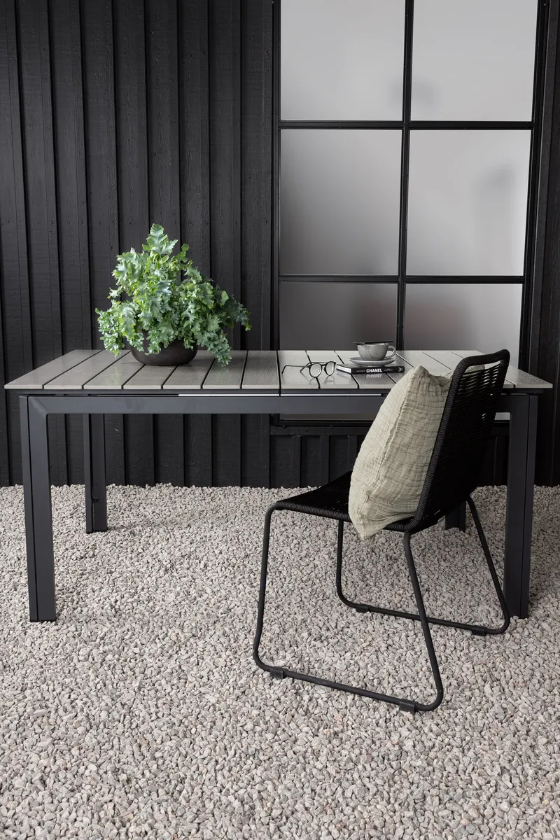 Levels ausziehbarer Gartentisch mit Kunstholzplatte und Aluminiumgestell in 160 × 100 cm, Grau, Gestell Schwarz, im Wohnraum, Ansicht 1