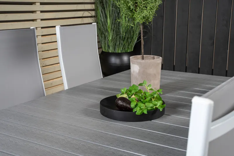 Levels & Copacabana Gartenmöbel-Set mit Ausziehtisch und 6 Hochlehnern in 229 × 100 cm, Grau, Gestell Weiß, im Wohnraum, Ansicht 5