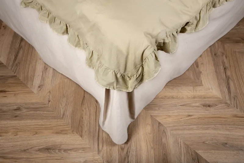 Levi Bettwäsche mit Rüschen in 200 × 150 cm, Sand, im Wohnraum, Ansicht 6