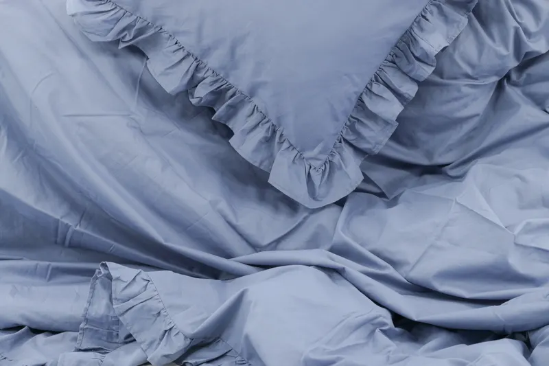 Levi Bettwäsche mit Rüschen in 200 × 150 cm, Blau, im Wohnraum, Ansicht 9