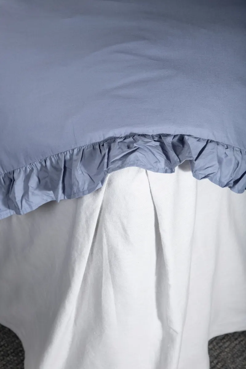 Levi Bettwäsche mit Rüschen in 200 × 150 cm, Blau, im Wohnraum, Ansicht 5