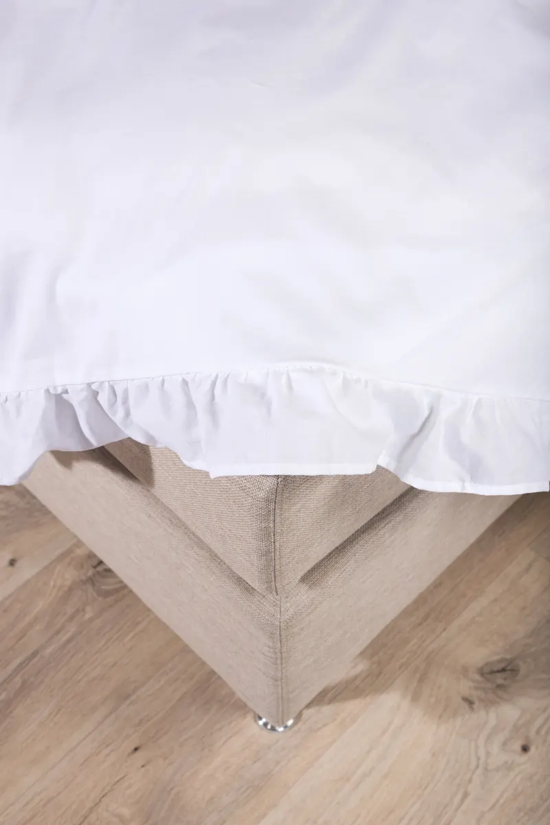 Levi Bettwäsche mit Rüschen in 220 × 240 cm, Weiß, im Wohnraum, Ansicht 3