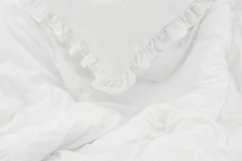 Levi Bettwäsche mit Rüschen in 220 × 240 cm, Weiß, im Wohnraum, Ansicht 7