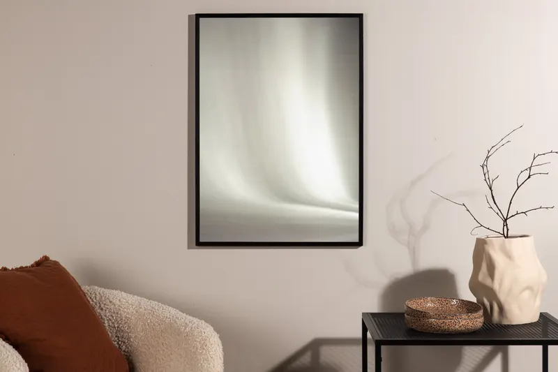 Light Poster mit Licht in hellen Bahnen in 100 × 70 cm, im Wohnraum, Ansicht 2