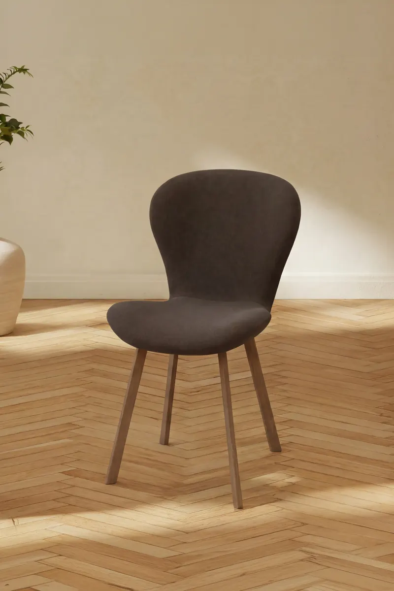Lilja gepolsterter Esszimmerstuhl in Braun, Gestell Mokka, Polyester in Leinenoptik, im Wohnraum, Ansicht 2