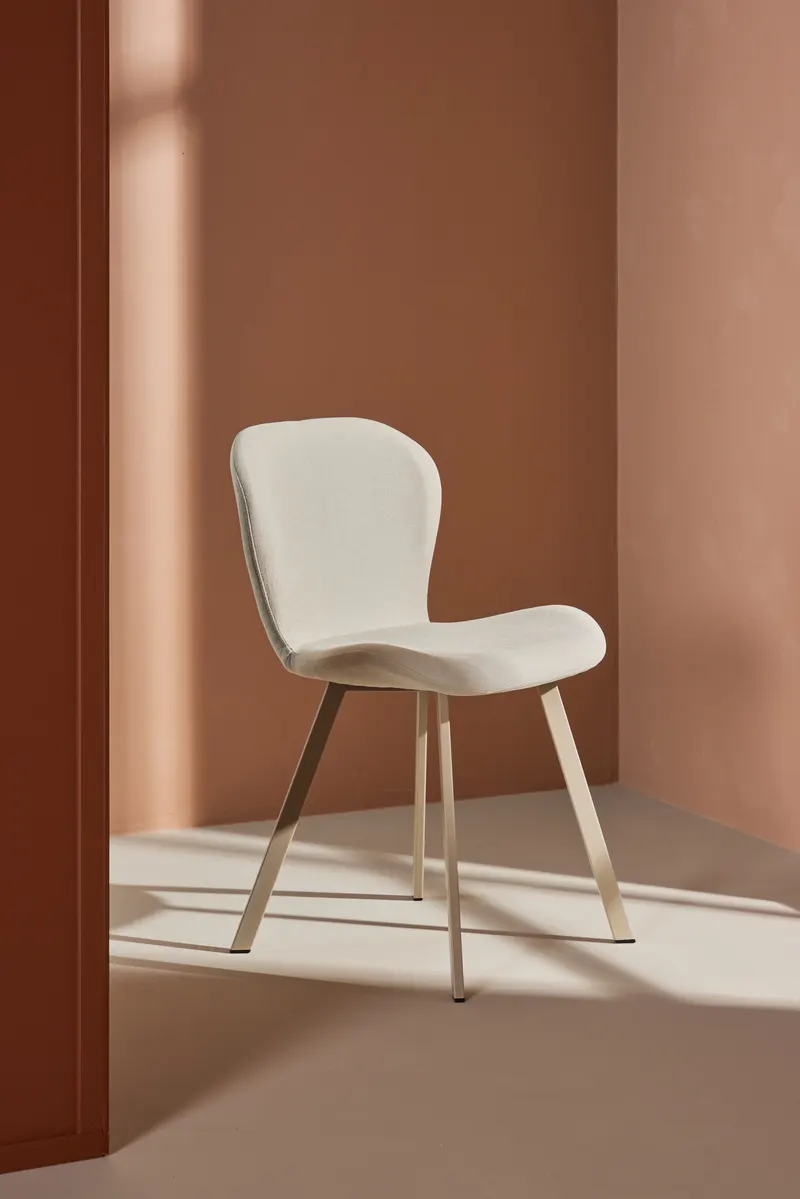 Lilja gepolsterter Esszimmerstuhl in Beige, Polyester in Leinenoptik, im Wohnraum, Ansicht 1