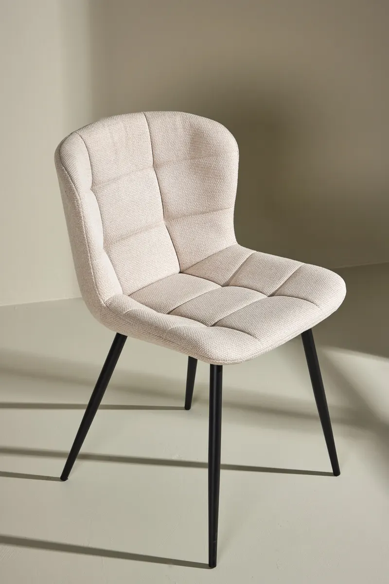 Lily gepolsterter Esszimmerstuhl in Beige, Gestell Schwarz, Polyester, im Wohnraum, Ansicht 2
