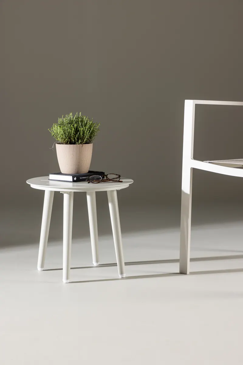 Lina runder Outdoor-Beistelltisch, im Wohnraum, Ansicht 1
