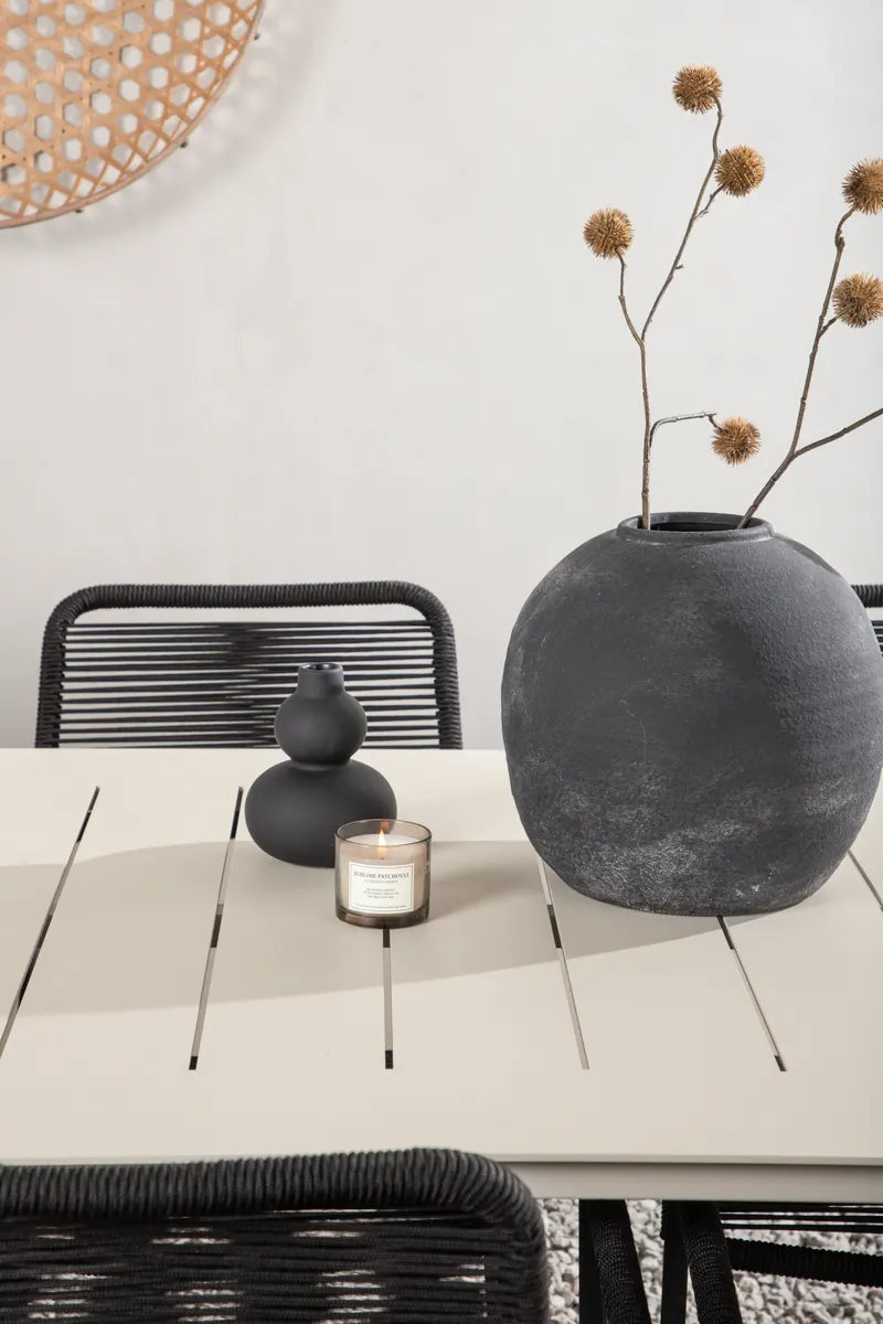 Lina & Lindos Gartenmöbel-Set mit Aluminiumtisch und 6 Seilstühlen in Schwarz, im Wohnraum, Ansicht 4