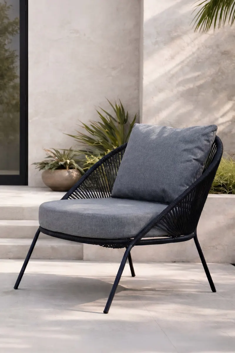 Lindos Outdoor-Loungesessel im 2er-Set in Schwarz, im Wohnraum, Ansicht 1
