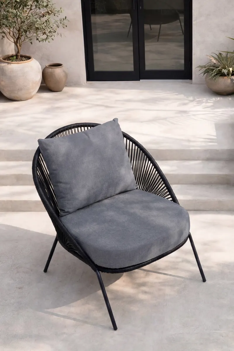 Lindos Outdoor-Loungesessel im 2er-Set in Schwarz, im Wohnraum, Ansicht 2