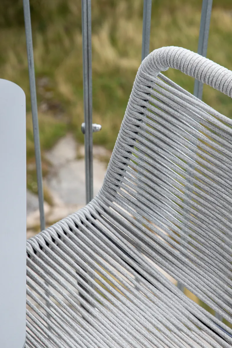 Lindos Barstuhl mit Seilbespannung, im Wohnraum, Ansicht 2