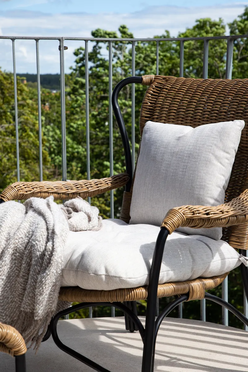 Loreto Outdoor-Loungesessel mit Hocker, im Wohnraum, Ansicht 2