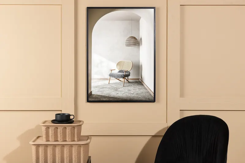 Lounge Chair Poster mit Sessel im Rundbogen in 100 × 70 cm, im Wohnraum, Ansicht 2