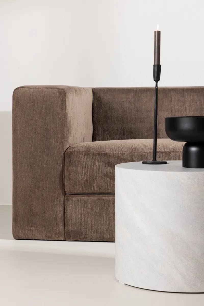 Lumi 3-Sitzer Sofa in Kastenform in Braun, Gestell Schwarz, im Wohnraum, Ansicht 2