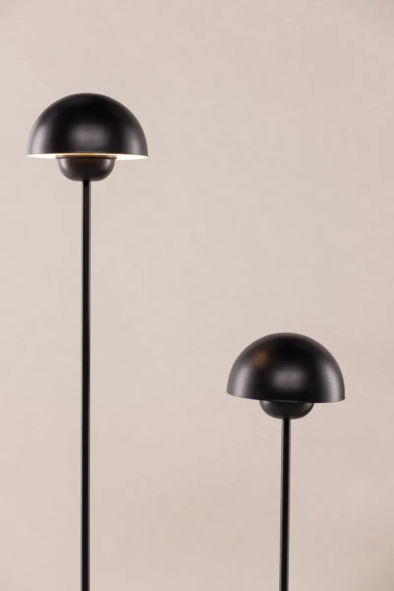 Lyckorna Stehlampe mit zwei Leuchtenköpfen, im Wohnraum, Ansicht 2