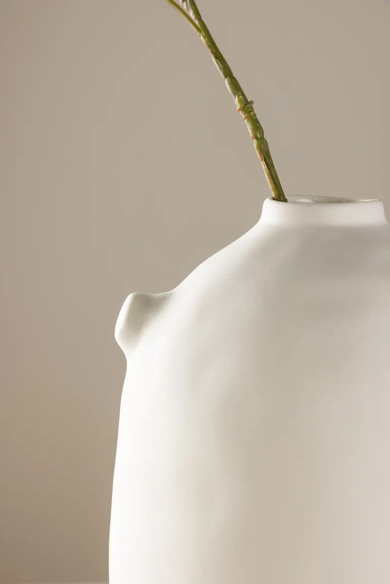 Madi Vase mit kleiner Öffnung, im Wohnraum, Ansicht 2