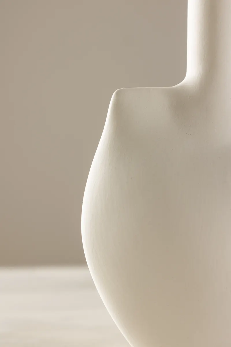 Madison Vase mit langem Hals, im Wohnraum, Ansicht 3