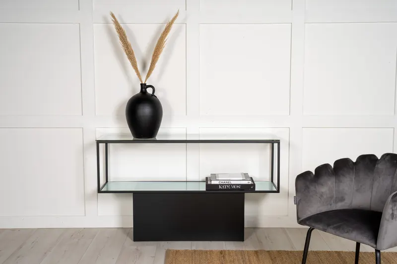 Maglehem Beistelltisch aus Glas und Stahl, im Wohnraum, Ansicht 1
