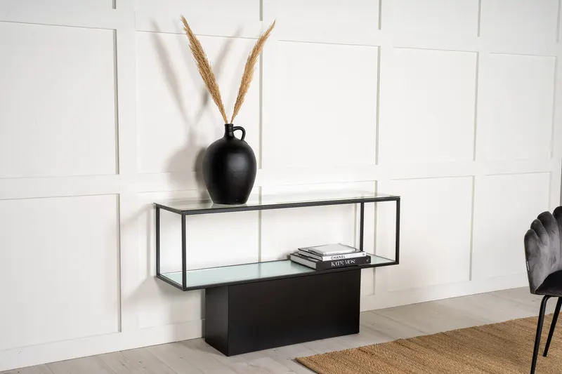 Maglehem Beistelltisch aus Glas und Stahl, im Wohnraum, Ansicht 2