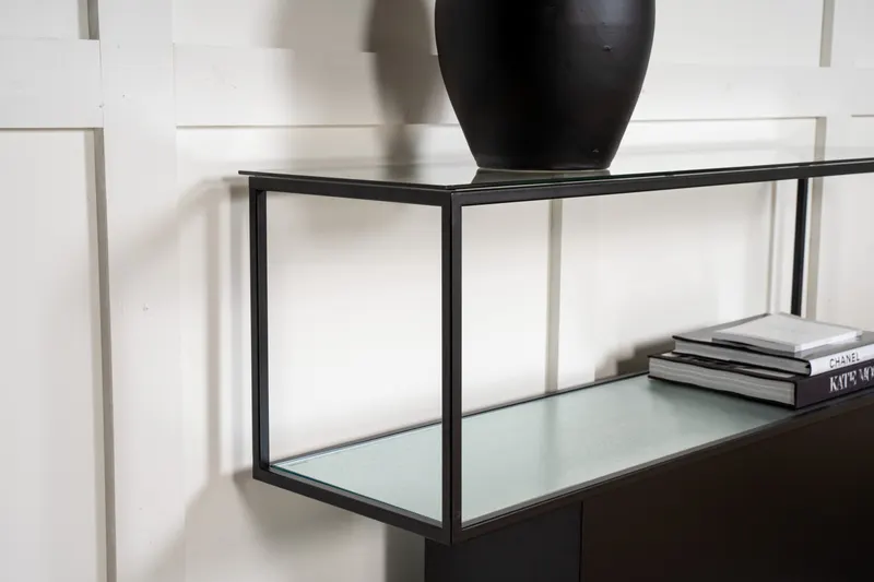 Maglehem Beistelltisch aus Glas und Stahl, im Wohnraum, Ansicht 4